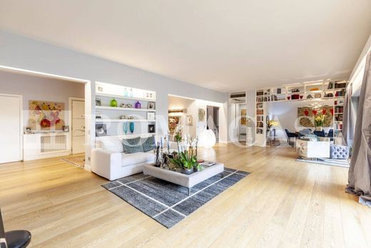 Apartment / Etagenwohnung in Rom, Latium