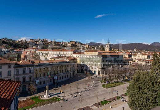 Penthouse Bergamo, Bergamo ilçesinde