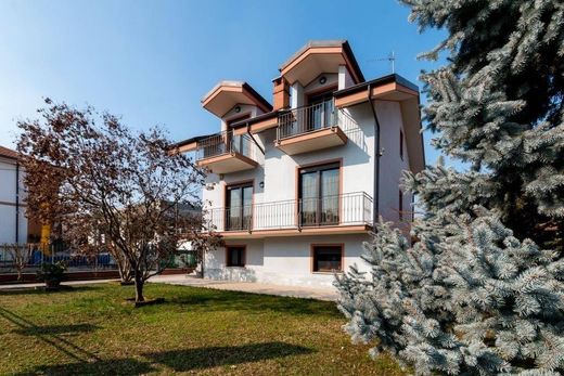Villa in San Mauro Torinese, Turin