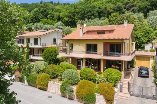 Villa en Fossombrone, Pesaro y Urbino