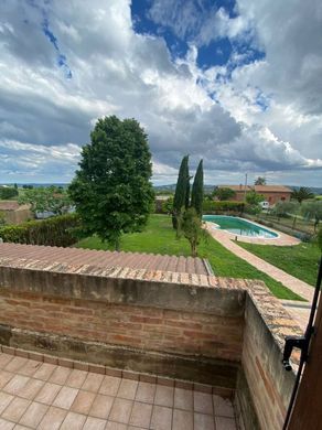 Villa a Morrovalle, Macerata