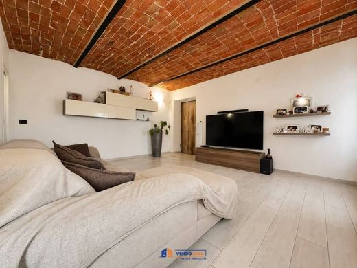 Villa en Montegrosso, Provincia di Asti