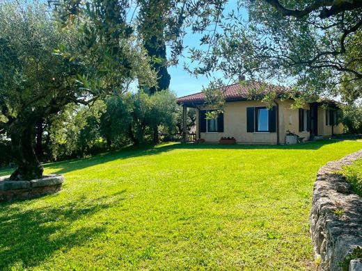 Villa in Negrar, Provincia di Verona