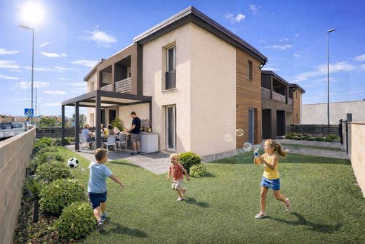 Villa a Ferrara, Emilia-Romagna