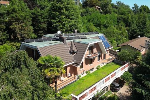 Willa w Pino Torinese, Torino