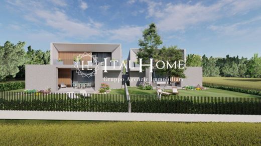 Villa in Mozzo, Provincia di Bergamo