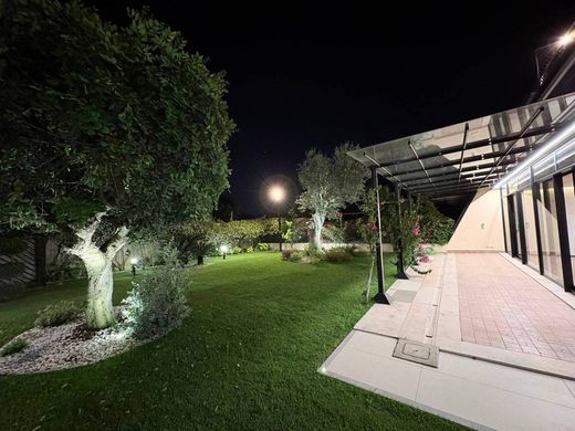 Villa in Aversa, Provincia di Caserta