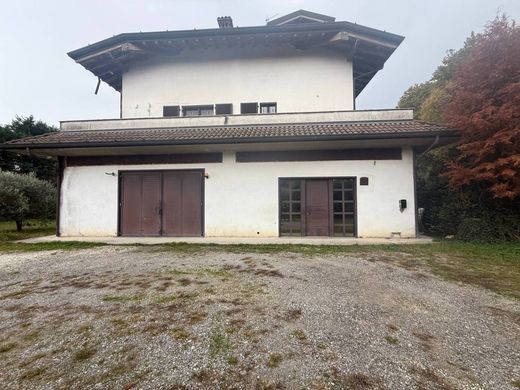 빌라 / Settala, Città metropolitana di Milano