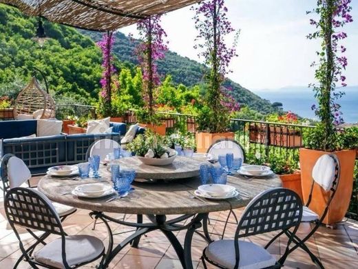 Villa in Vico Equense, Naples