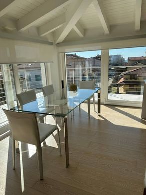 套间/公寓  Camaiore, 卢卡省