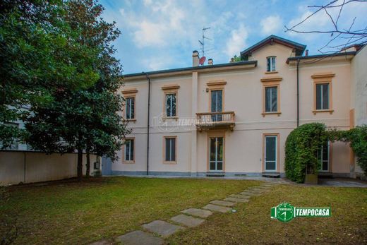 Villa - Castellanza, Provincia di Varese