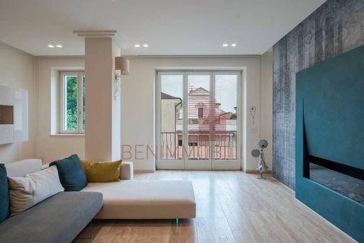 Apartment / Etagenwohnung in Brescia, Provincia di Brescia