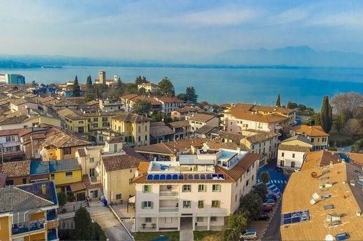 Penthouse Desenzano del Garda, Brescia ilçesinde