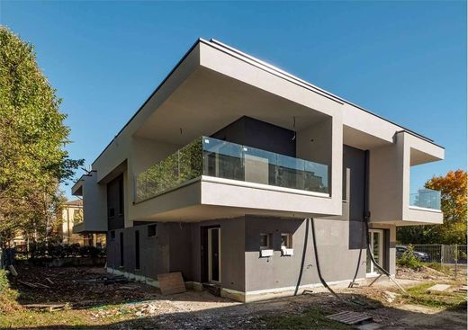 Rijtjeshuis in Modena, Provincia di Modena