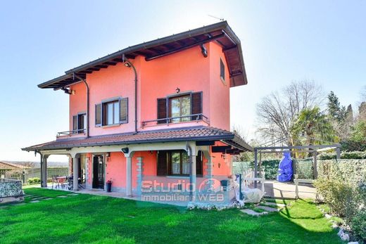 Villa in Longone al Segrino, Provincia di Como