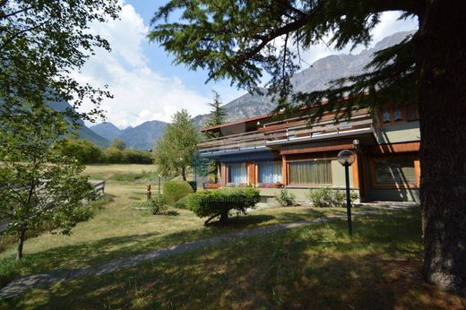 Casa di lusso a Isolaccia, Sondrio