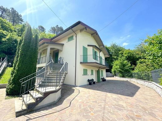 Villa a Vaiano, Prato