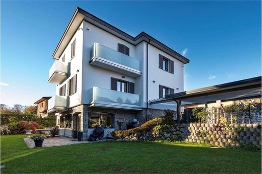 Villa in Varese, Provincia di Varese