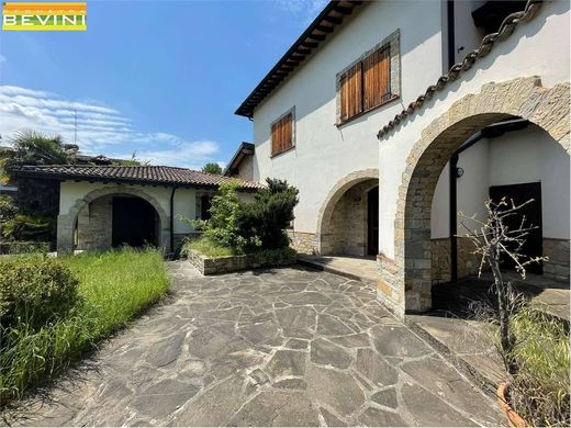 Villa en Castelnuovo Rangone, Módena