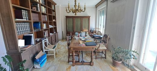 Penthouse Napoli, Napoli ilçesinde