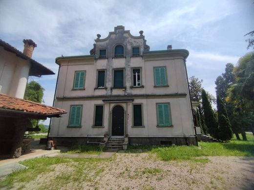 Villa - Montano Lucino, Provincia di Como