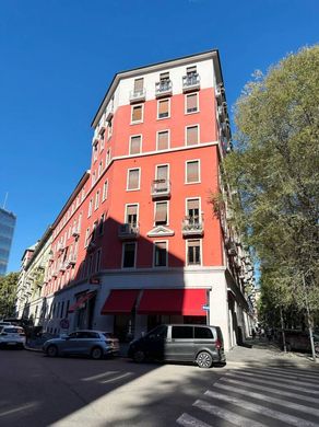 아파트 / 밀라노, Città metropolitana di Milano