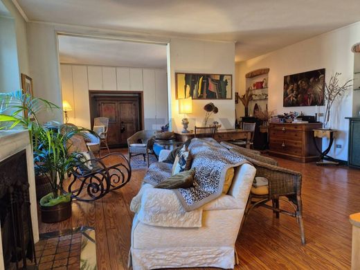 Penthouse Milano, Milano ilçesinde