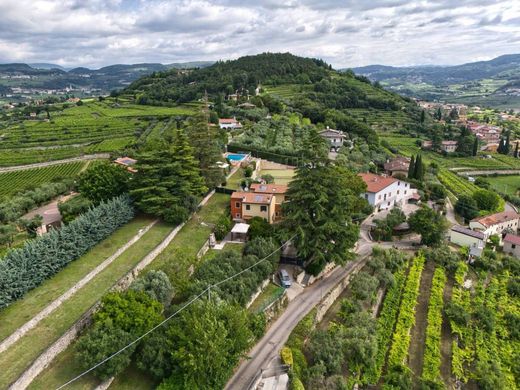 Villa in Negrar, Provincia di Verona
