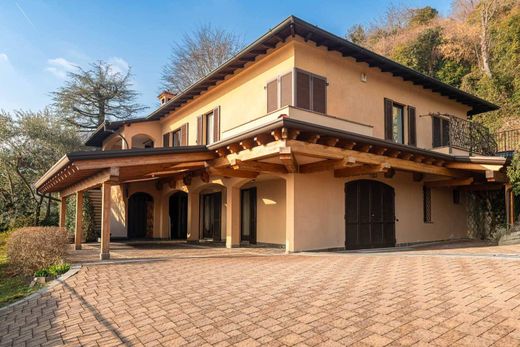 Villa in Tavernerio, Provincia di Como