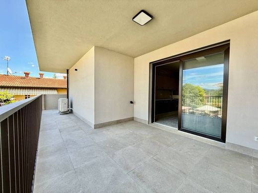 Apartment / Etagenwohnung in Lazise, Provincia di Verona