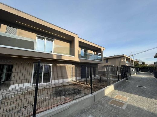 Villa in Lurago d'Erba, Provincia di Como