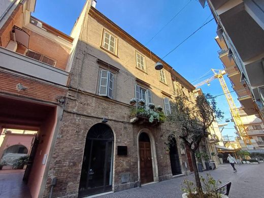 Casa di lusso a San Benedetto del Tronto, Ascoli Piceno