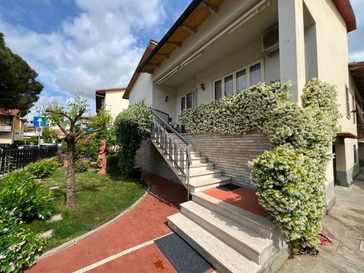 Villa en Campi Bisenzio, Florencia