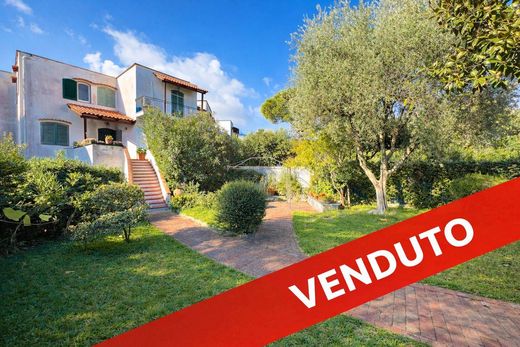 Terraced house in Ischia, Naples