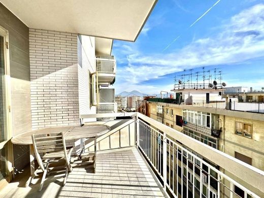 ナポリ, Napoliのアパートメント