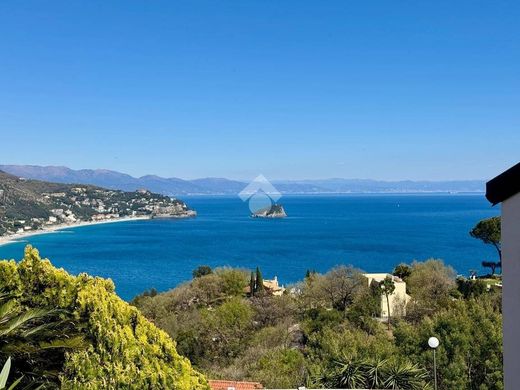 Villa a Noli, Savona