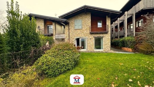 Mozzo, Provincia di Bergamoのヴィラ