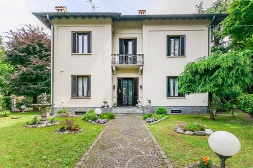 Villa in Cusano Milanino, Città metropolitana di Milano