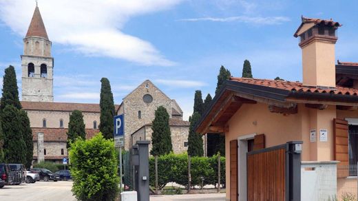 Villa in Aquileia, Udine