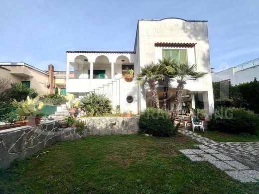 Villa a Scafati, Salerno