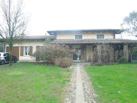 Villa in Reggio nell'Emilia, Provincia di Reggio Emilia