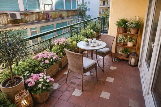 아파트 / 나폴리, Napoli