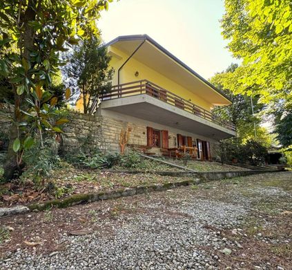 Villa in Vaiano, Provincia di Prato