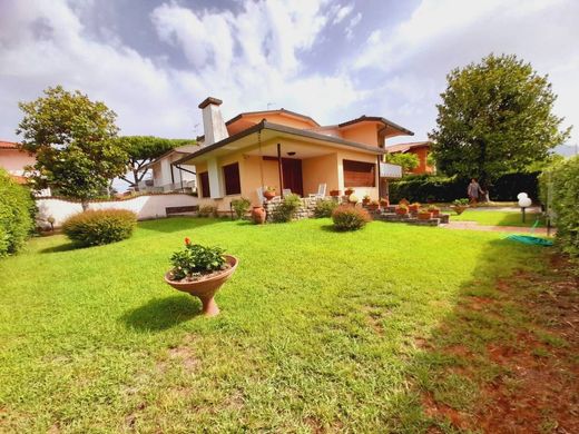Villa in Pietrasanta, Provincia di Lucca