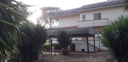 Вилла, San Sebastiano al Vesuvio, Napoli