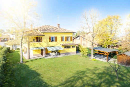 Villa in Reggio nell'Emilia, Provincia di Reggio Emilia