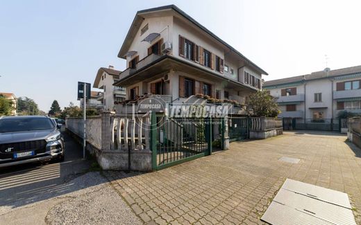 Villa in Cernusco sul Naviglio, Città metropolitana di Milano