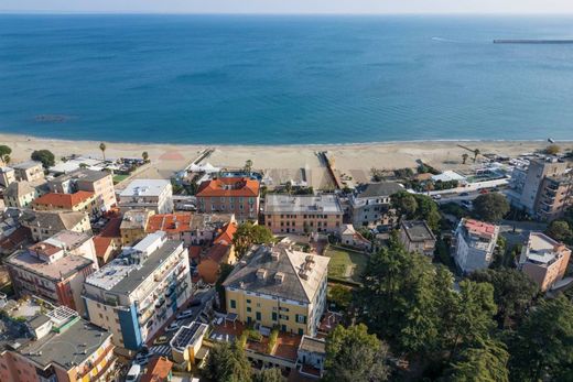 Пентхаус, Albisola Marina, Provincia di Savona