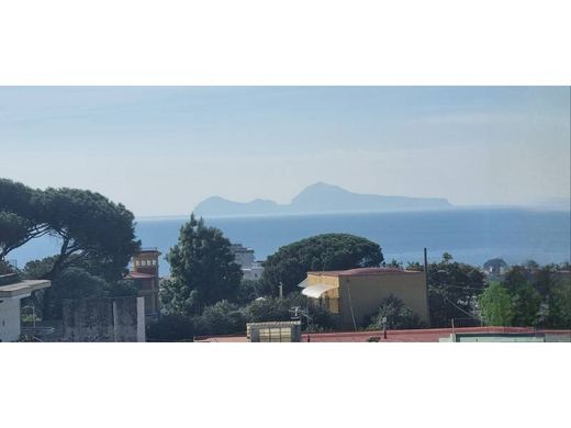 Villa Torre del Greco, Napoli ilçesinde