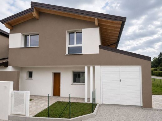 Villa in Moruzzo, Udine